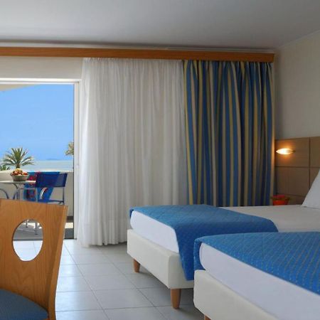 Kinetta Beach Resort And Spa Kamer foto