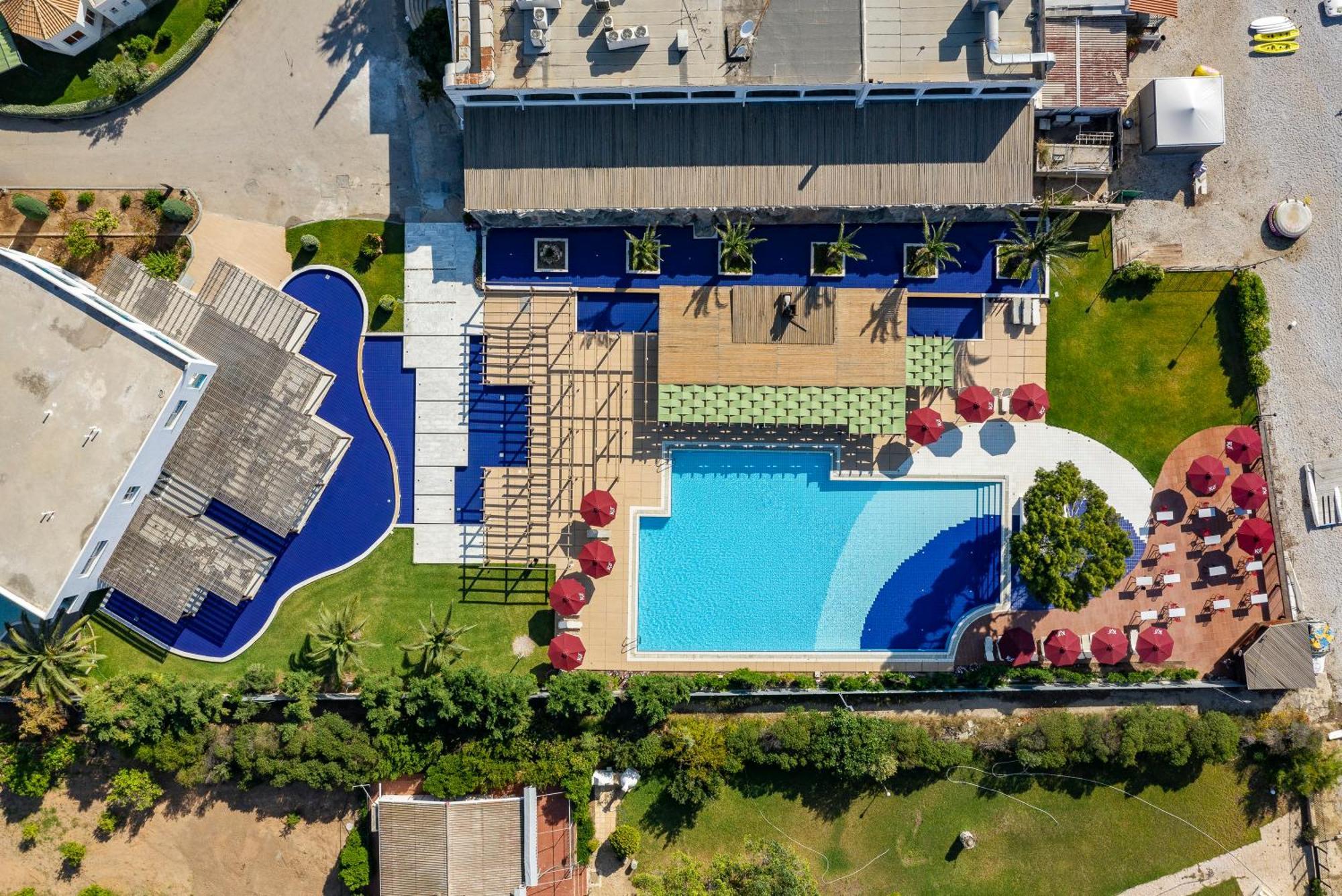 Kinetta Beach Resort And Spa Buitenkant foto