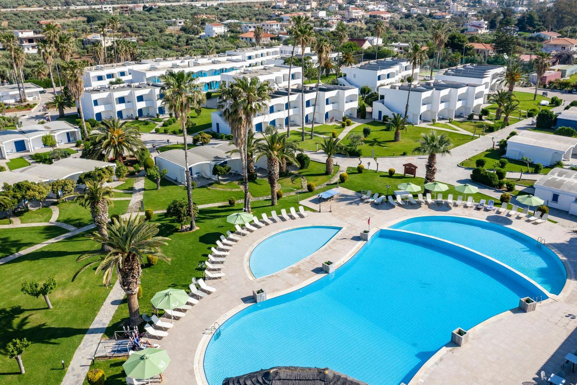 Kinetta Beach Resort And Spa Buitenkant foto