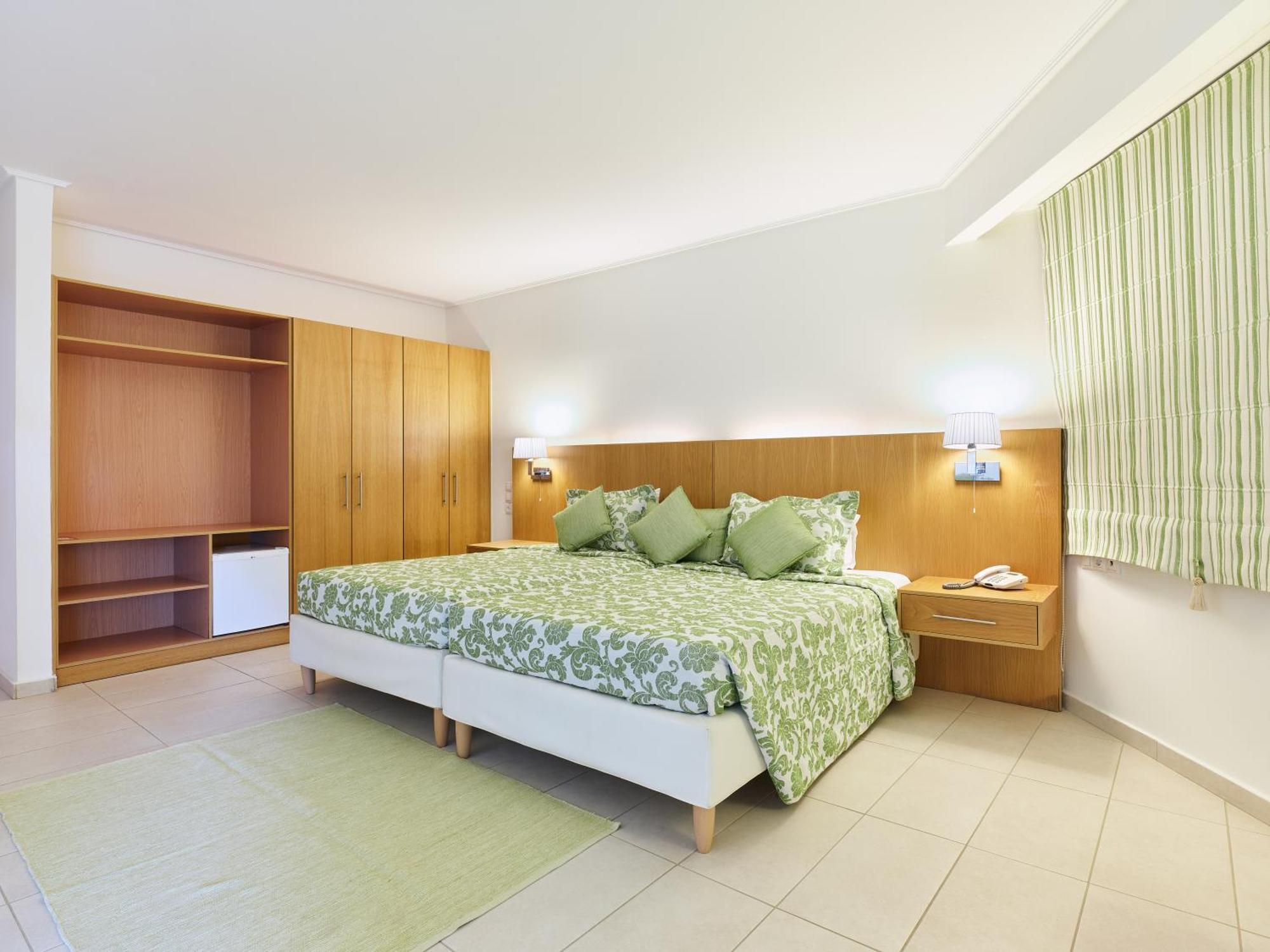 Kinetta Beach Resort And Spa Buitenkant foto