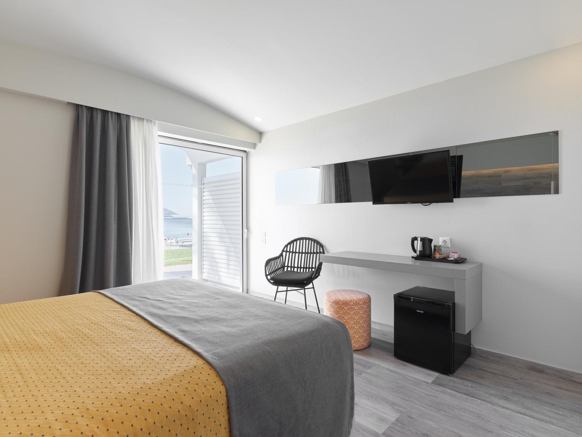 Kinetta Beach Resort And Spa Buitenkant foto