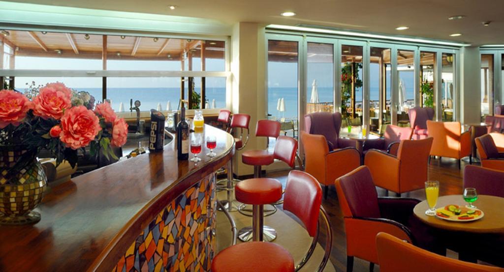 Kinetta Beach Resort And Spa Buitenkant foto