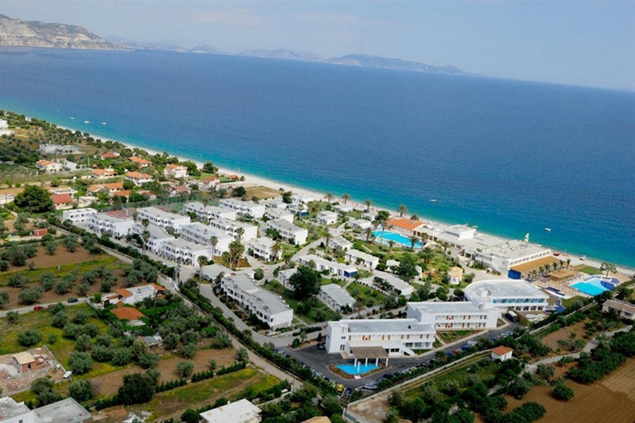 Kinetta Beach Resort And Spa Buitenkant foto