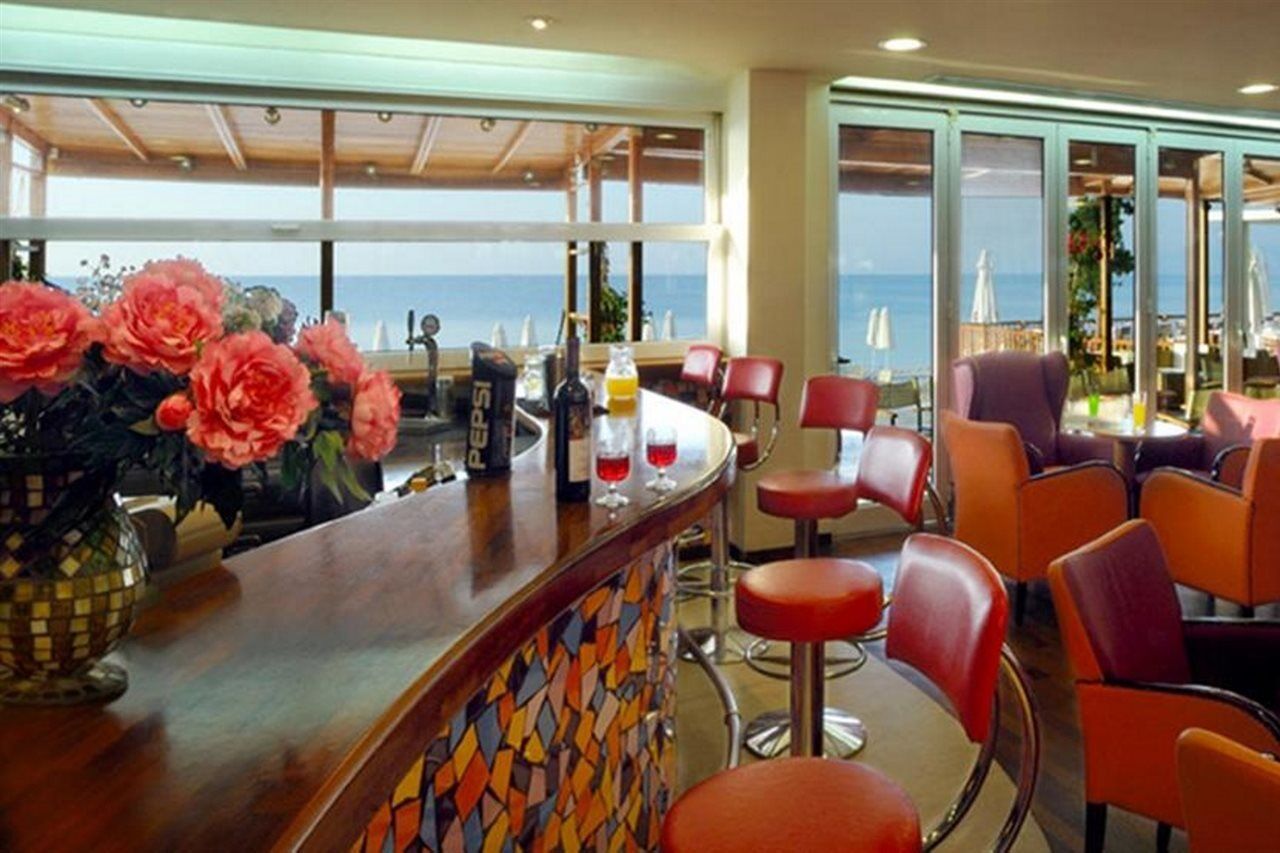 Kinetta Beach Resort And Spa Buitenkant foto