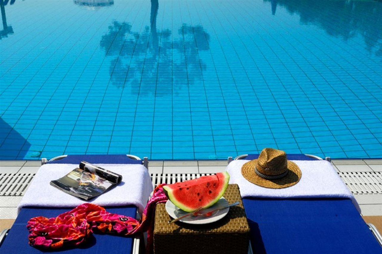 Kinetta Beach Resort And Spa Buitenkant foto
